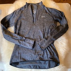 Women’s Nike half zip pullover size small